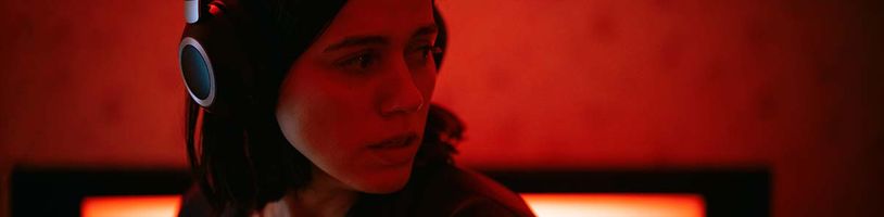 Trailer k novince Undertone od studia A24 slibuje mrazivý hororový zážitek