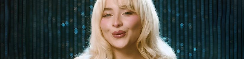 Sabrina Carpenter si zahraje v muzikálovém filmu o Alence v říši divů