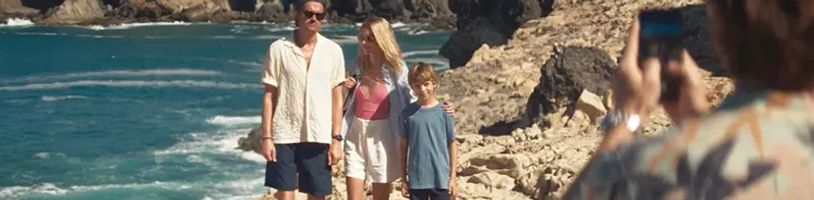 Ve chváleném thrilleru Ostrovy narazí učitel tenisu na turistku, která převrátí jeho život naruby