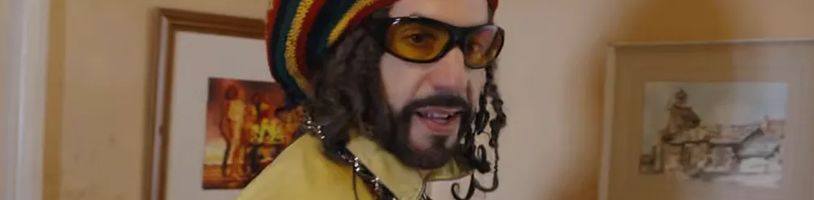 Ali G se vrací na scénu v novém filmu, Sacha Baron Cohen si zase pořádně zablbnul