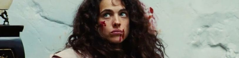 Z Margaret Qualley se stane viktoriánské psycho