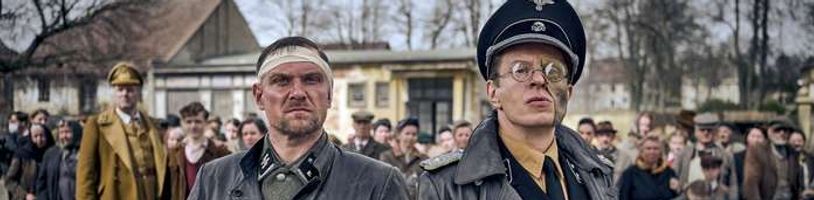 V Česku natočené akční komedii Blood & Gold vyrazí venkované do lítého boje proti náckům