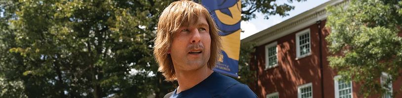 Glen Powell míří ve sportovní komedii Chad Powers do světa amerického fotbalu