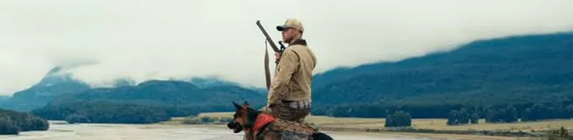 Brad Pitt a jeho pes se ocitnou uprostřed nelítostné aljašské divočiny, venku je nový trailer