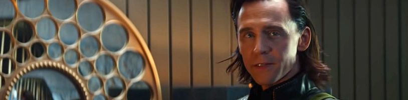 Marvel ukázal krátke klipy z Lokiho a Black Widow, posúva dátum premiéry