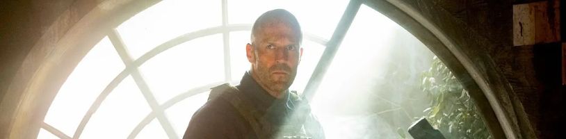 Dršnák Jason Statham vyráží na záchrannou misi v akčňáku A Working Man