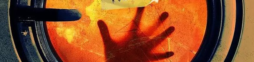 V hororové komedii Portal to Hell musí hlavní hrdina zachránit svého souseda před peklem