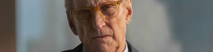 K pokračování Batmana by se měl připojit Charles Dance jako otec Harveyho Denta