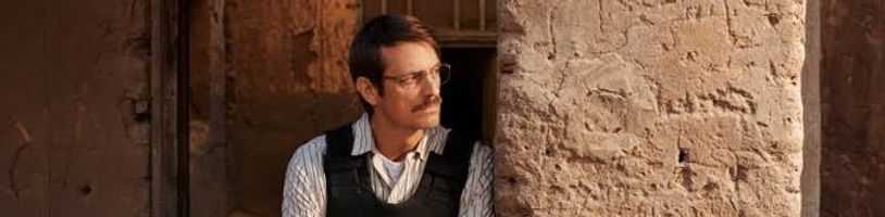 V nové minisérii bude Joel Kinnaman jako agent CIA vyslýchat Saddáma Husajna