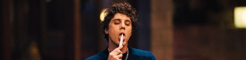 V satirické tragikomedii Rosebush Pruning zavítáme mezi rodinu s temným tajemstvím