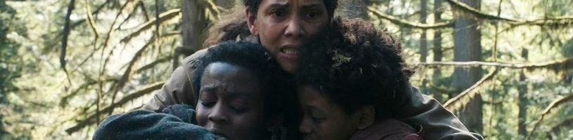 Halle Berry čelí v postapokalyptickém hororu Never Let Go tajemnému zlu z lesů