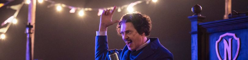 Wednesday: Steve Buscemi se představuje jako nový ředitel akademie Nevermore