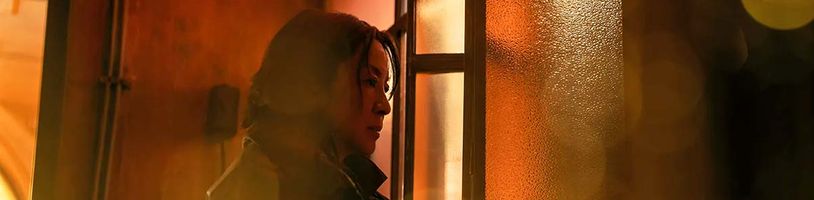 Seriál Blade Runner 2099, který se natáčel v Praze, konečně představuje první fotky