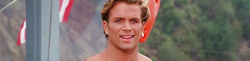 Do nové Pobřežní hlídky se vrací David Chokachi jako plavčík Cody Madison