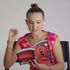 Millie Bobby Brown číta originálnu Enolu Holmes pred Netflixovskou premiérou