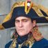 Joaquin Phoenix jako Napoleon Bonaparte na prvních fotkách 