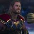 V novém klipu na nadcházející marvelovku se Thorova sekyra střetne s ostřím Řezníka bohů
