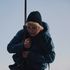 V survival thrilleru Zip Wire uvízne hlavní hrdinka na lanové dráze vysoko nad zemí