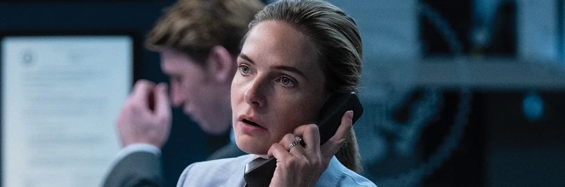 Rebecca Ferguson a Greta Lee se v nové romanťárně potkají na cestě mezi líbánkami a pohřbem