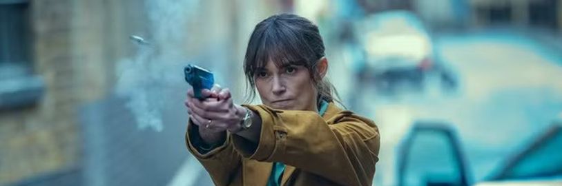 Keira Knightley jako profesionální špionka na prvních fotkách nového seriálu Netflixu