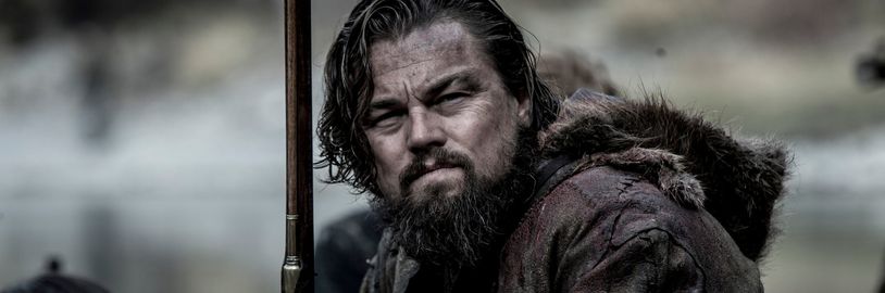 Leonardo DiCaprio dohlíží na film, který vypráví o dobrodružné cestě psa a vlka