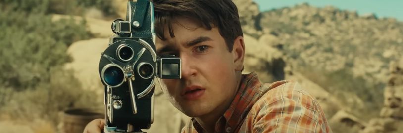 V šílené černé komedii Not Safe for Life vyrazí mladík do boje proti internetovým trollům