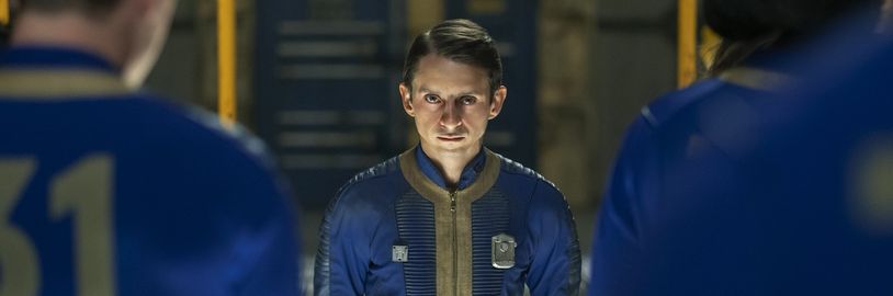 Cooper Howard v Las Vegas a Norm na fotkách z druhé řady seriálového Falloutu