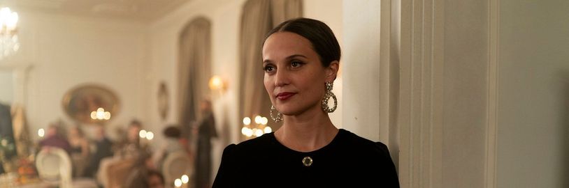 V černé komedii The Worst čeká hosty Alicie Vikander pořádně chaotický večer