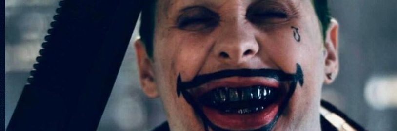 Režisér David Ayer se pochlubil dosud neviděnou fotkou Jokera v podání Jareda Leta 