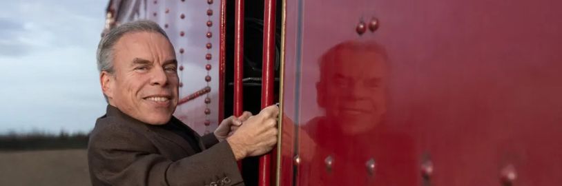 Do Harryho Pottera se vrací známá tvář, Warwick Davis si znovu zahraje Kratiknota