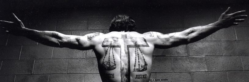 Seriálový Mys hrůzy zná datum premiéry, venku máme první fotky