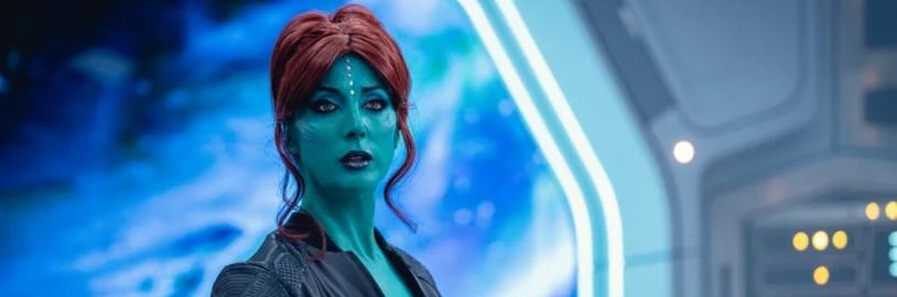 Tvůrce Černého zrcadla potvrdil, že slavný seriál se na Netflixu dočká osmé řady