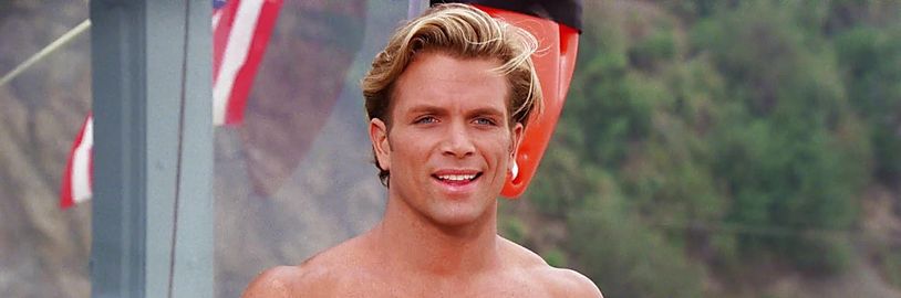 Do nové Pobřežní hlídky se vrací David Chokachi jako plavčík Cody Madison